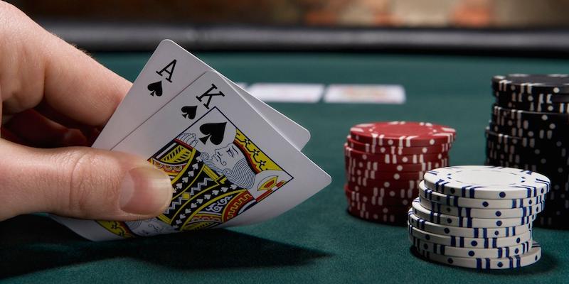 Poker là một trong những trò chơi bài hấp dẫn tại J88